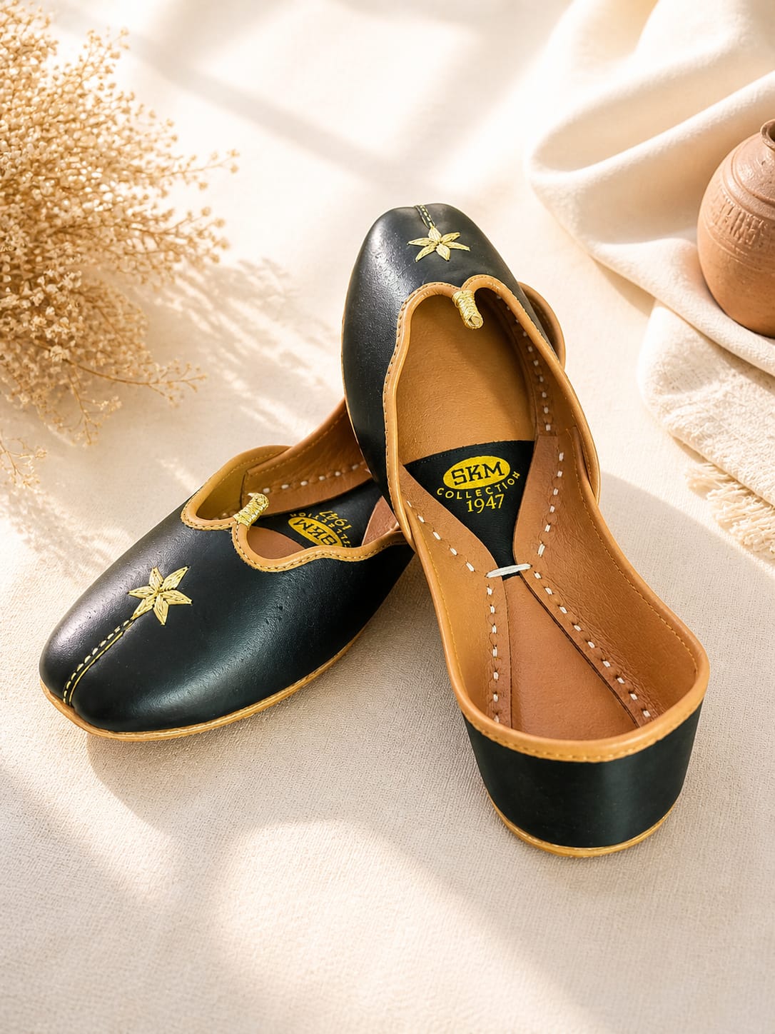 Leather Black 00421