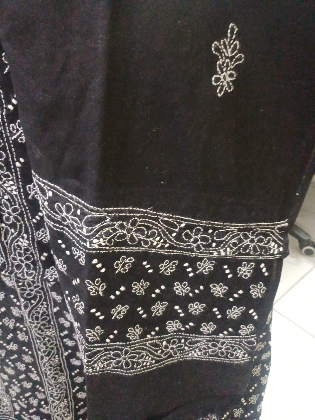 Elegant Chikankari Suit with 0186