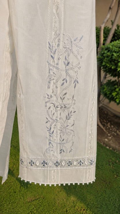 White Tarkashi work 0049